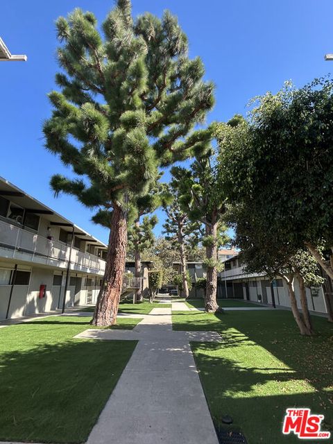 Photo of 11131 ROSE Avenue #17, Los Angeles, CA 90034 (MLS # 25560677)