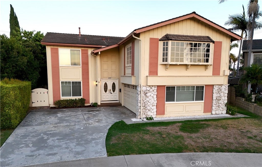 16452 Whittier Lane