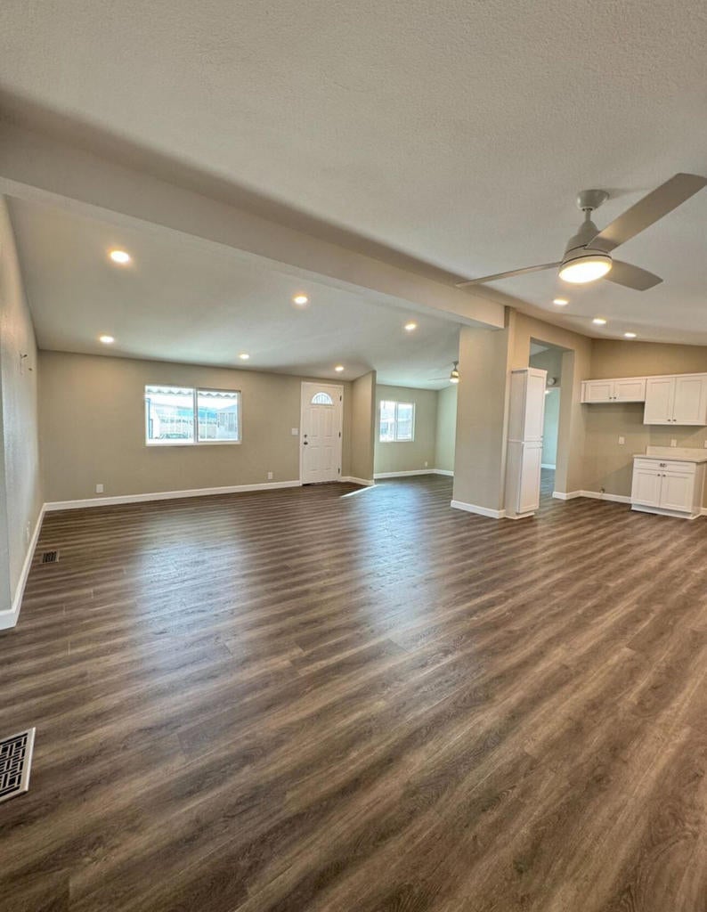 64550 Pierson Boulevard 118