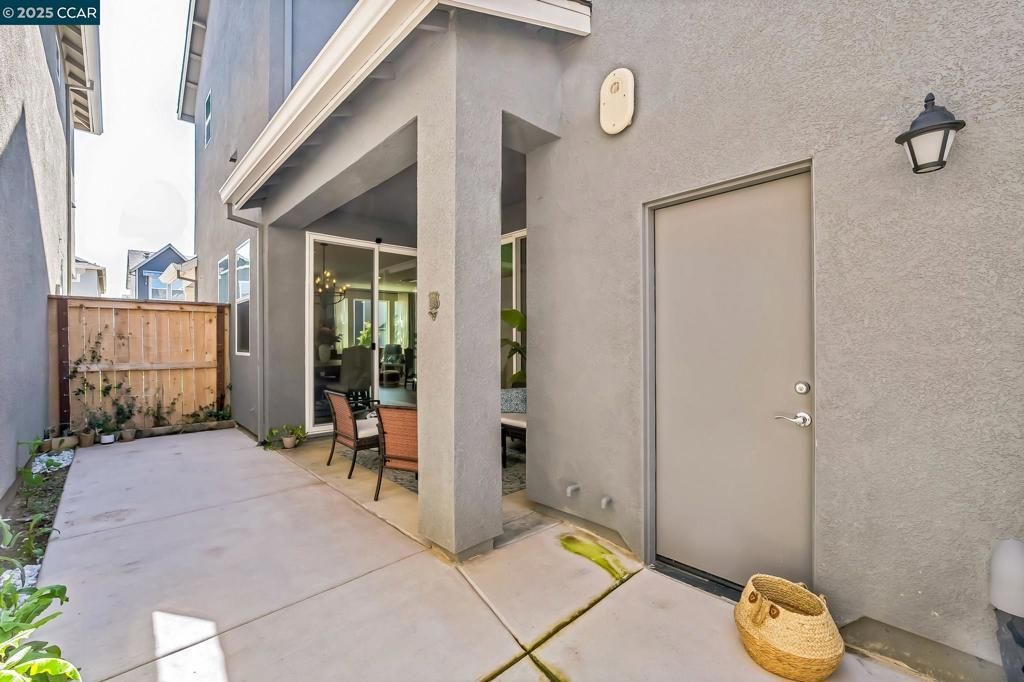 Photo of 2940 wheat grass street St, Sacramento, CA 95833 (MLS # 41115159)