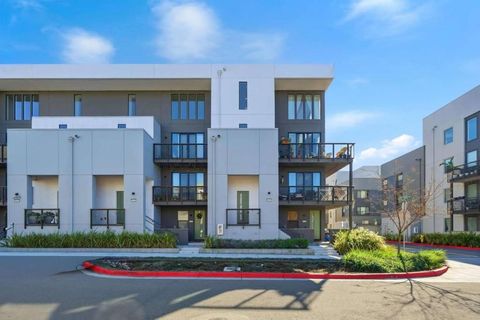 Photo of 45139 Challenge CMN #1001, Fremont, CA 94538 (MLS # ML82048403)