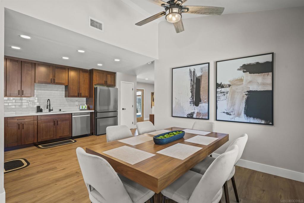 9480 Avenida Acero