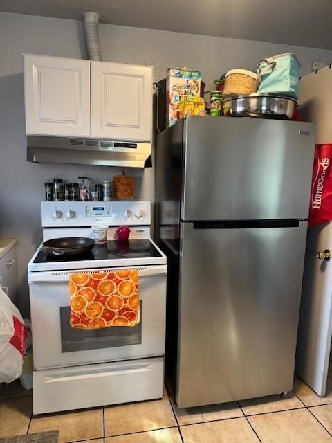 Tiny photo for 322 Poplar Avenue, Manteca, CA 95336 (MLS # ML82037606)