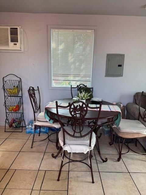 Tiny photo for 322 Poplar Avenue, Manteca, CA 95336 (MLS # ML82037606)