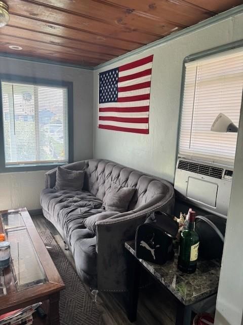 Tiny photo for 322 Poplar Avenue, Manteca, CA 95336 (MLS # ML82037606)