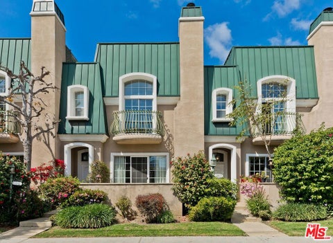 Photo of 11603 Mississippi Avenue, Los Angeles, CA 90025 (MLS # 26663607)