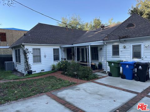 Photo of 12752 Halkirk Street, Studio City, CA 91604 (MLS # 25622005)