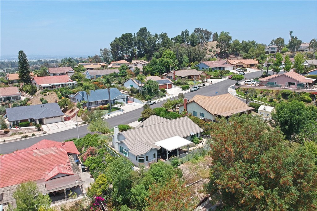 2412 E Orangeview Lane