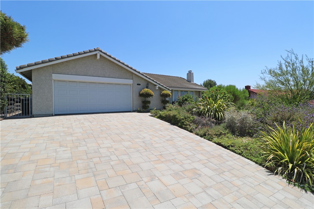 2412 E Orangeview Lane