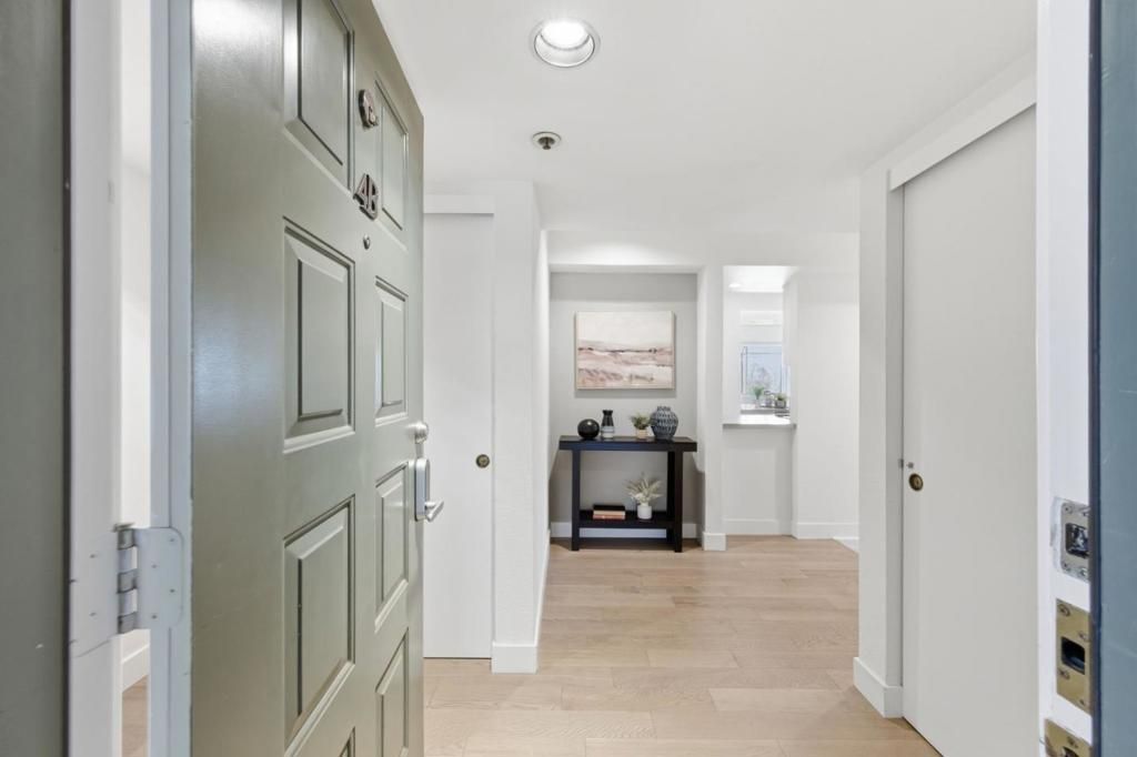 Photo of 165 Forest Avenue #4B, Palo Alto, CA 94301 (MLS # ML82037068)