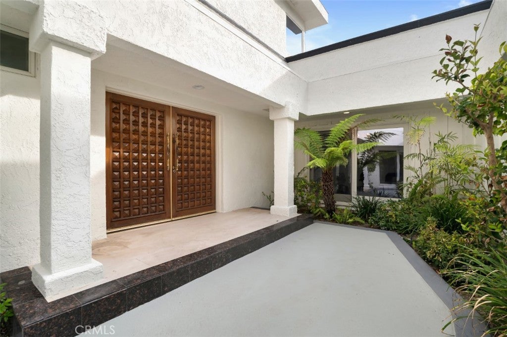 2906 Elvido Drive