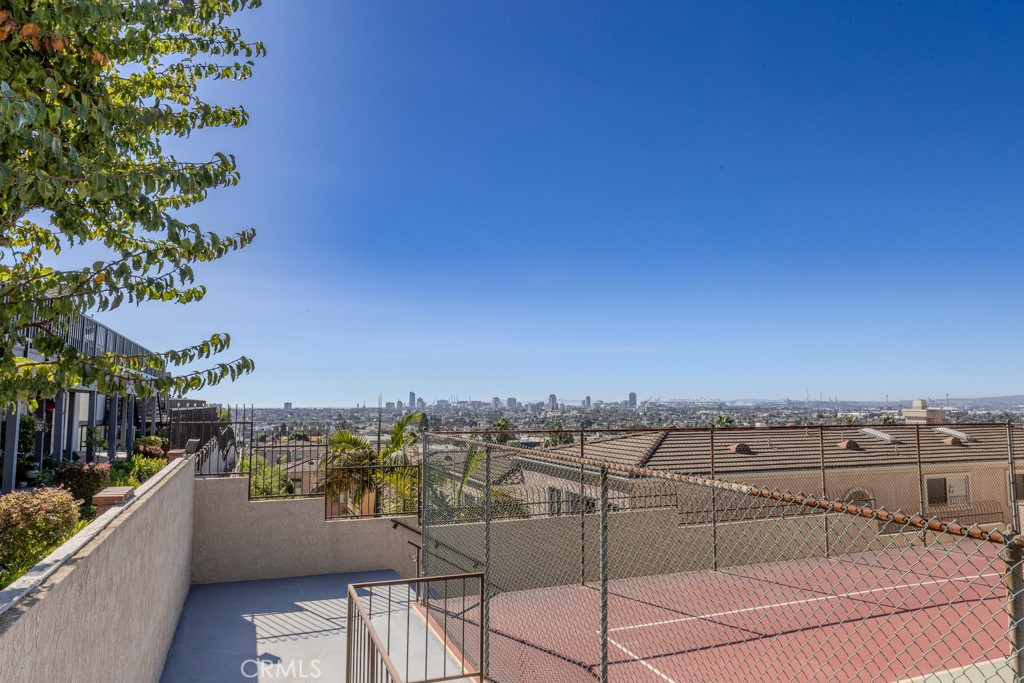 Signal Hill (SH) - Residential