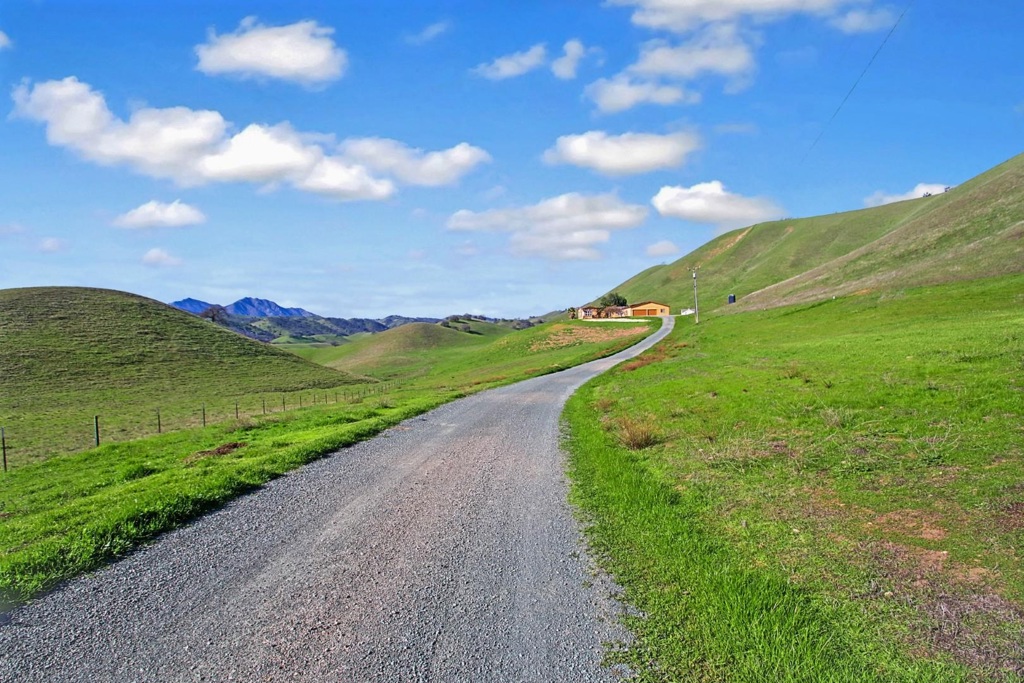 9621 9621 Deer Valley Road