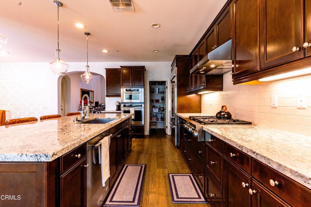 551 Bloomfield Place