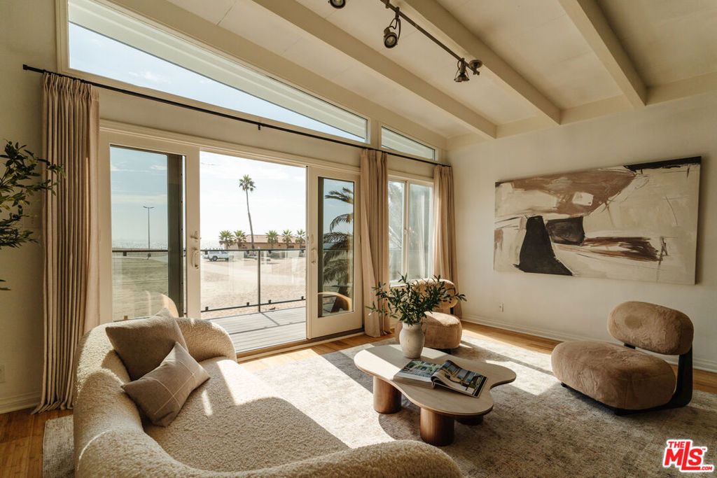 Photo of 6935 Trolleyway, Playa Del Rey, CA 90293 (MLS # 25581971)