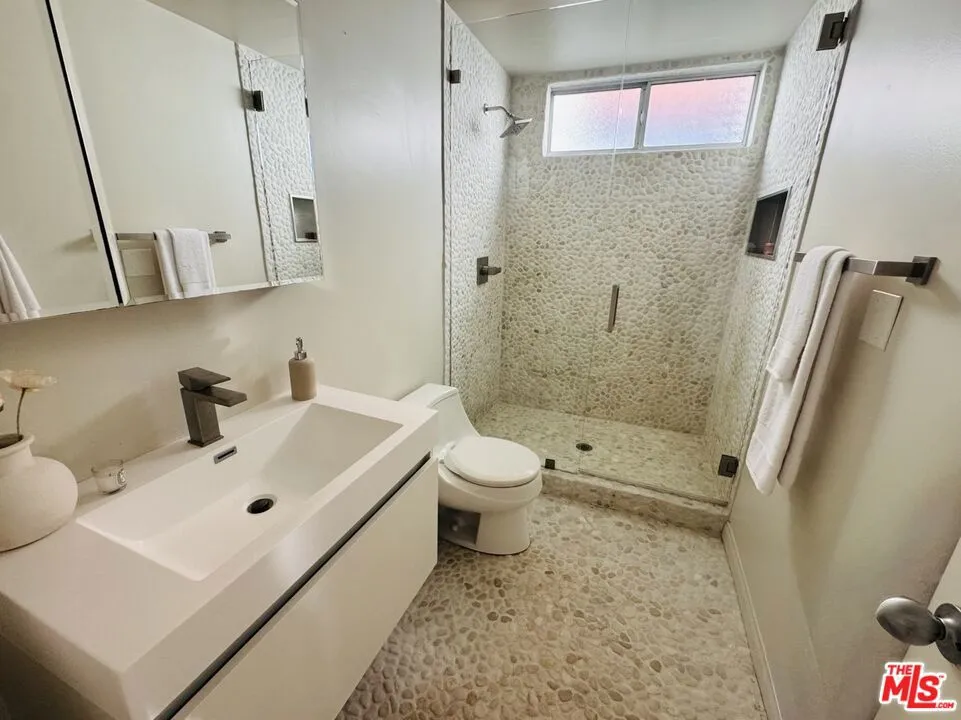 Playa Del Rey, California 90293, United States, 4 Bedrooms Bedrooms, ,3 BathroomsBathrooms,Residential,Active,197052