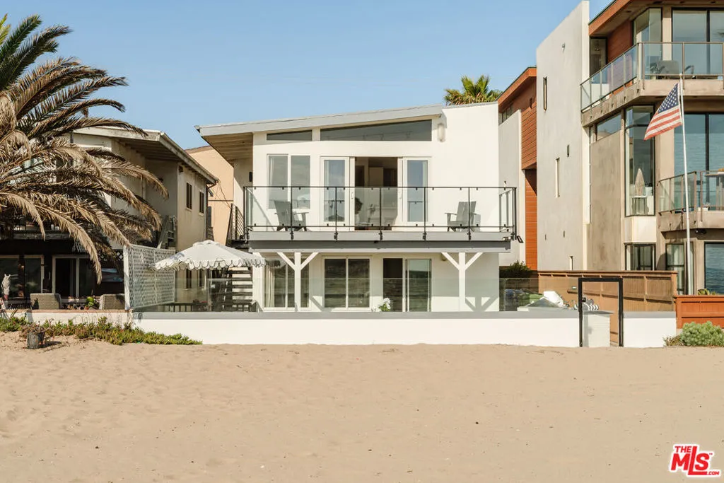 Playa Del Rey, California 90293, United States, 4 Bedrooms Bedrooms, ,3 BathroomsBathrooms,Residential,Active,197052