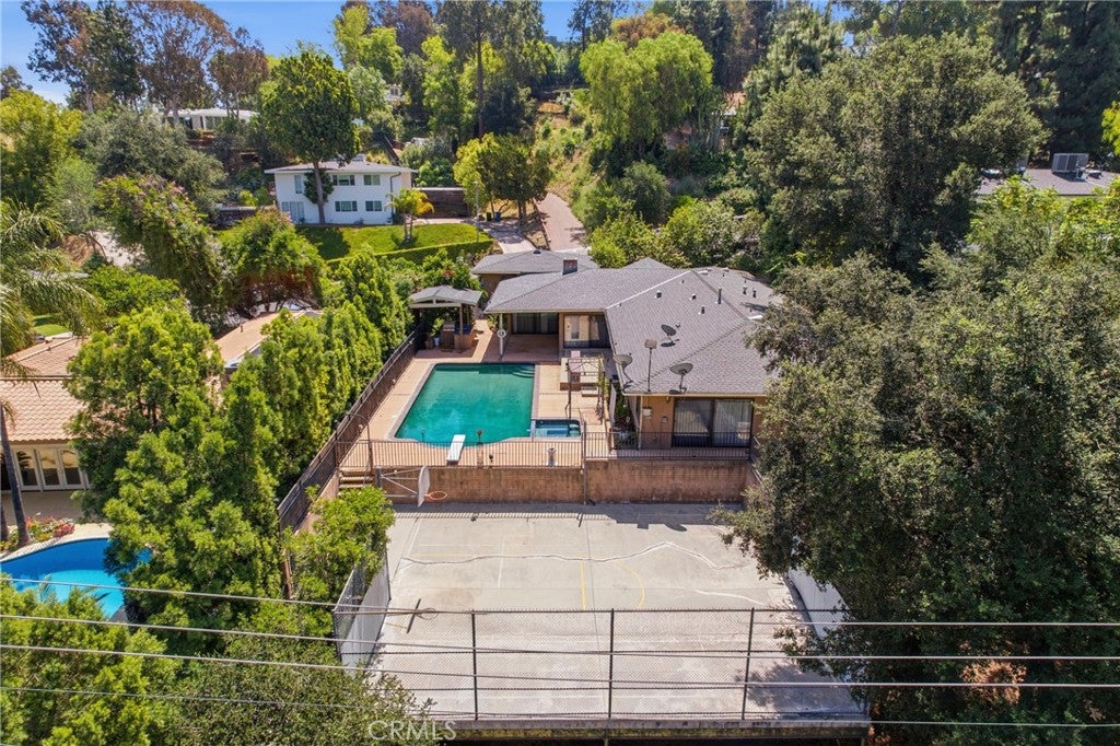 4908 Calvin Avenue