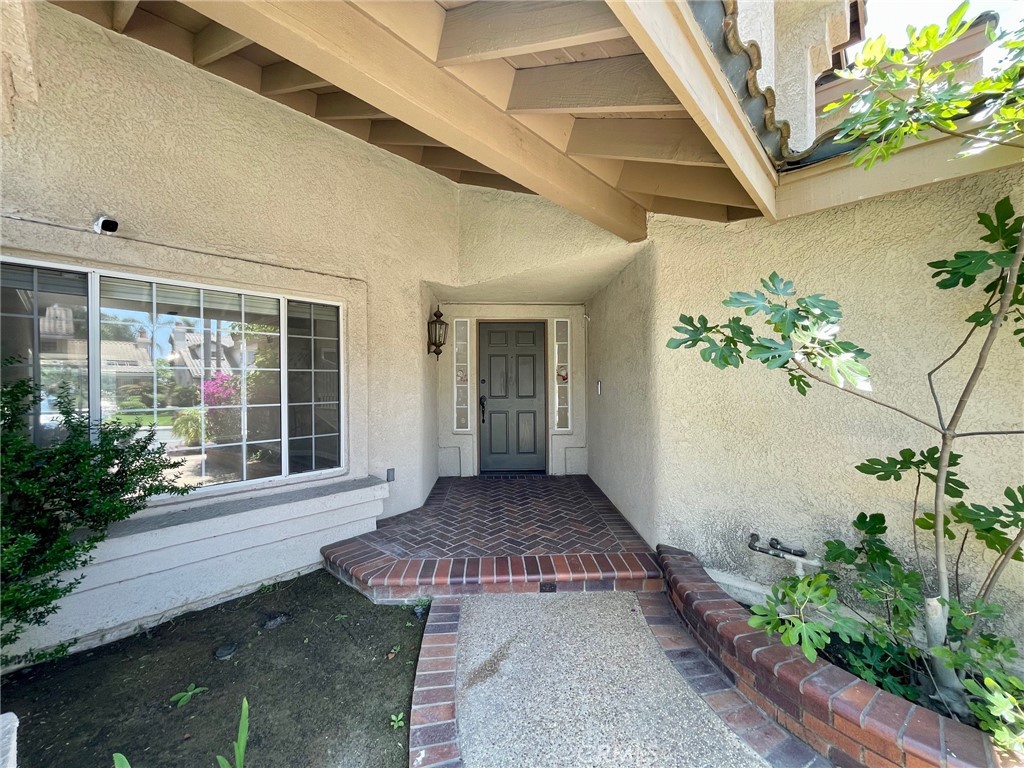 1060 S Highridge Court