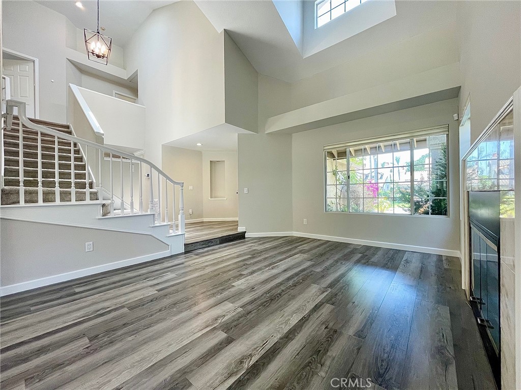 1060 S Highridge Court