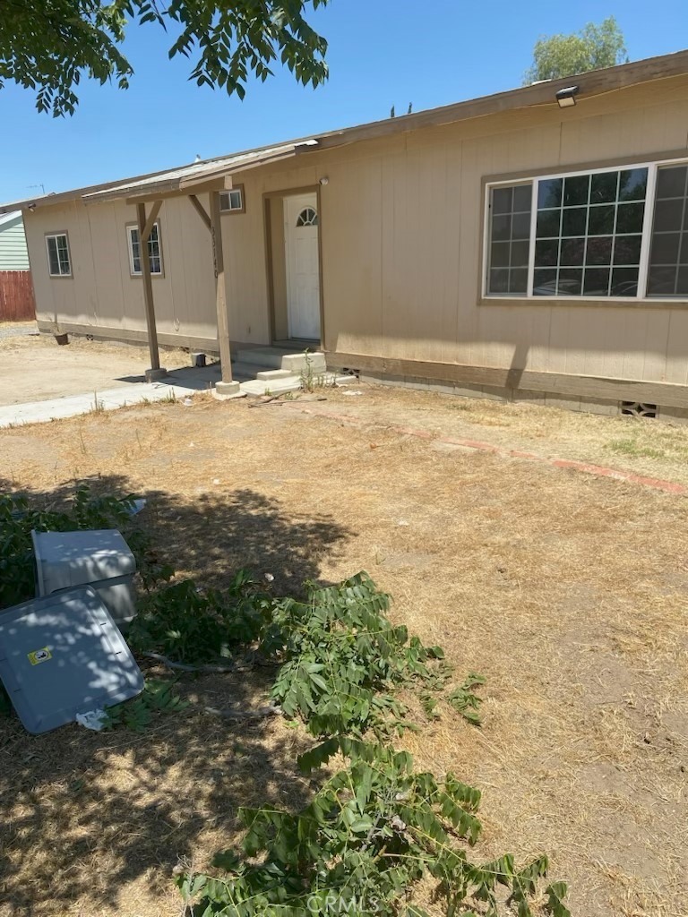 Beautifully remodeled partial upgrading. 3 Bedrooms and 2 Bathrooms manufactured home in a a permanent foundation (433 A)offers 1344 square foot and 13,504 lot sqft. You own the land and there's no HOA. Has separate laundry room for your convenience. Enjoy the endless possibilities with this large 13,504 lot size. Can add ADU or another mobile home and rent it out.