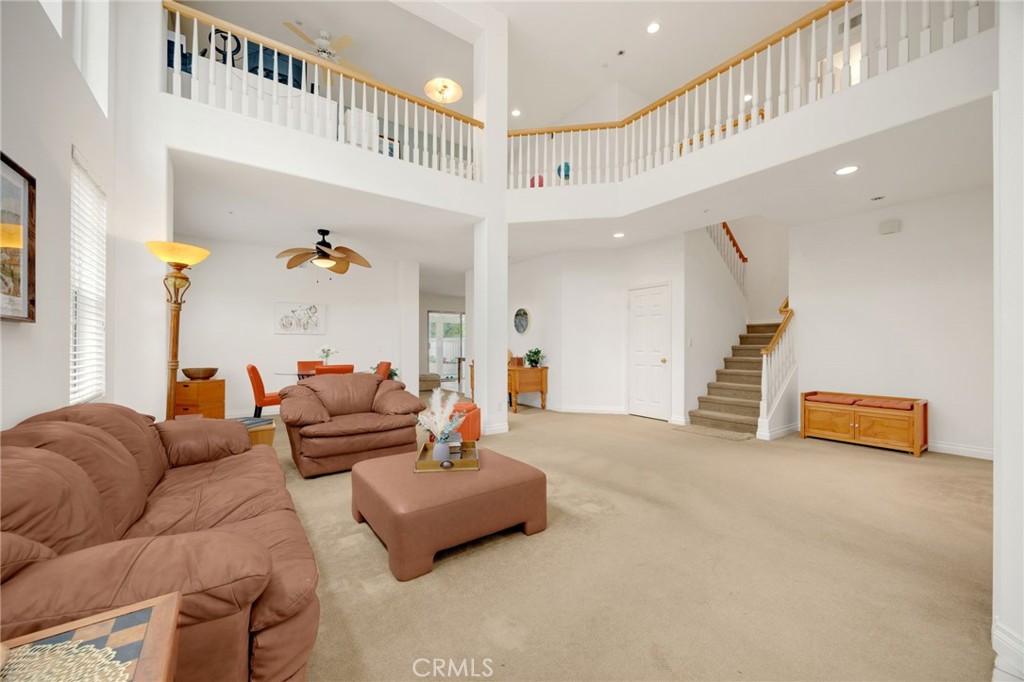 1290 Canterbury Lane