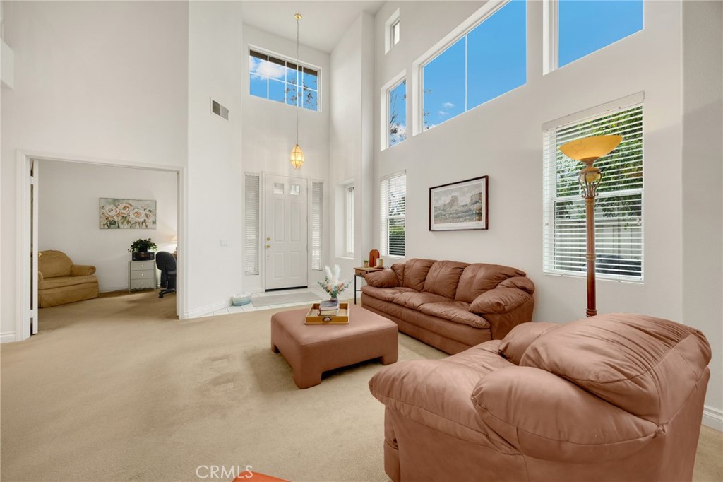 1290 Canterbury Lane