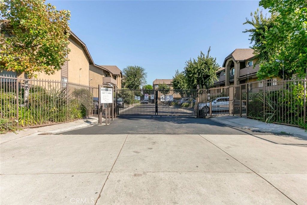 Photo of 14839 Sherman Way #7 Way, Van Nuys, CA 91405 (MLS # SR25222097)