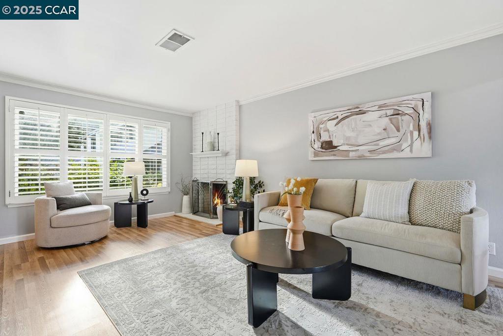 37 Miramonte Dr