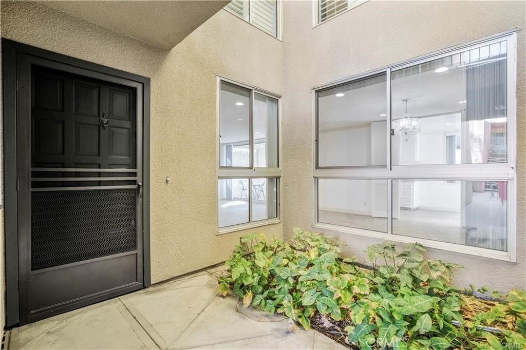 Photo of 5301 Balboa Blvd Blvd #L11, Encino, CA 91316 (MLS # GD25217752)