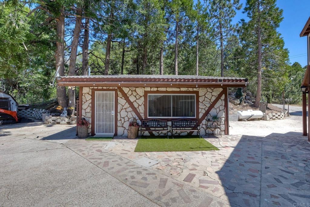 22223 Crestline Road