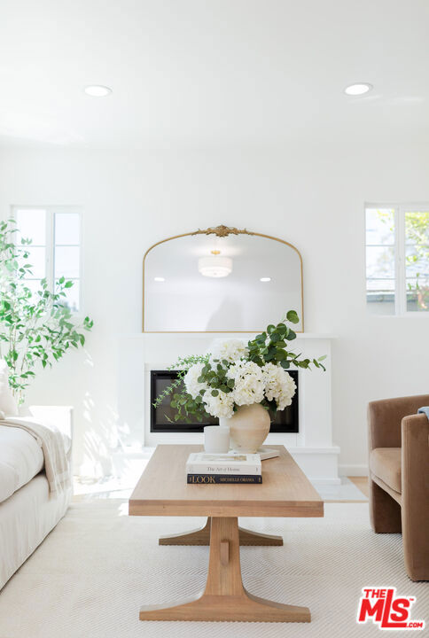 919 E Virginia Terrace