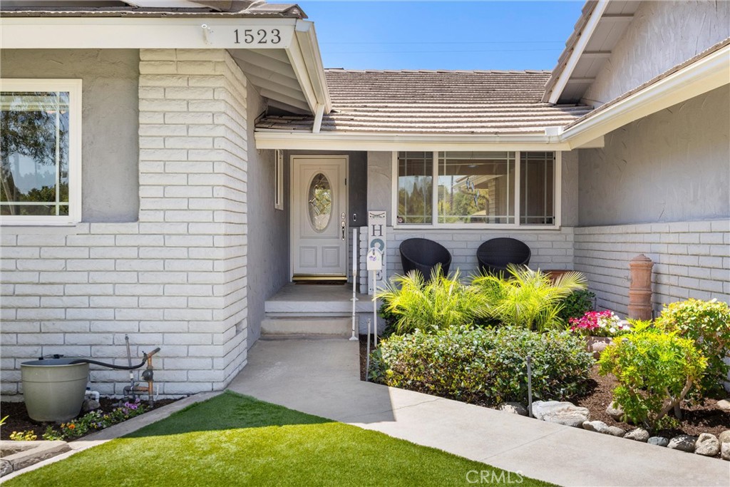 1523 Columbine Way