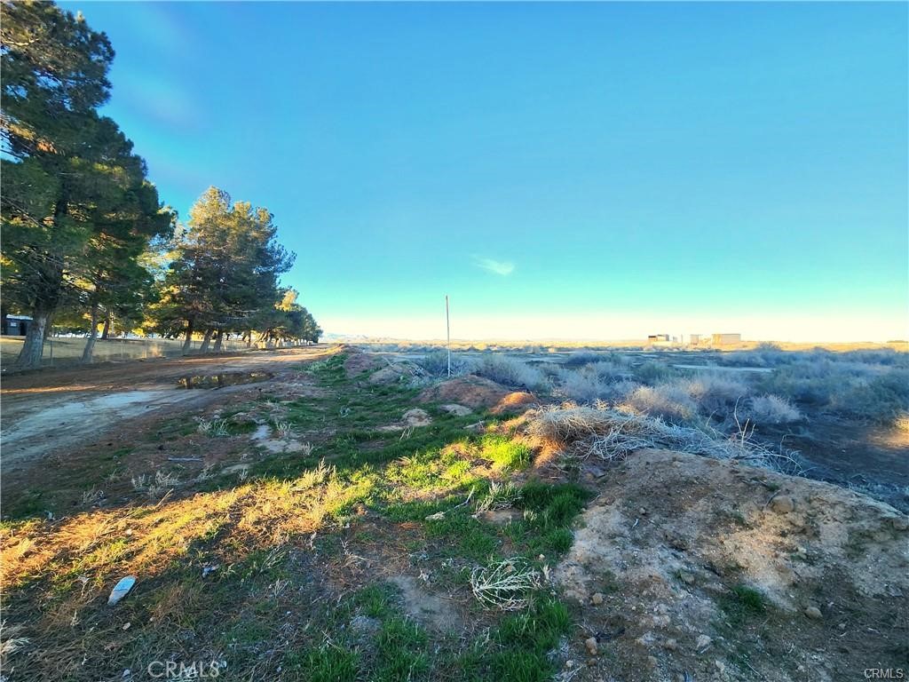 2 AC Near W Ave F8