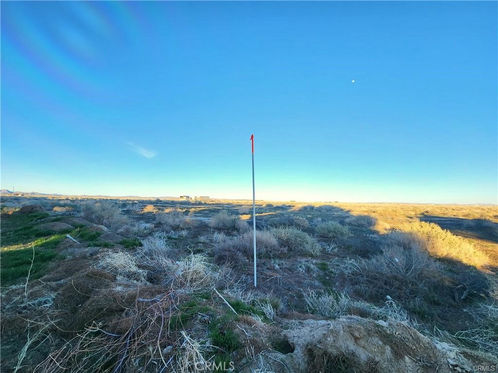 2 AC Near W Ave F8
