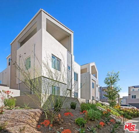 Photo of 26710 Beartown Lane, Stevenson Ranch, CA 91381 (MLS # 26661925)