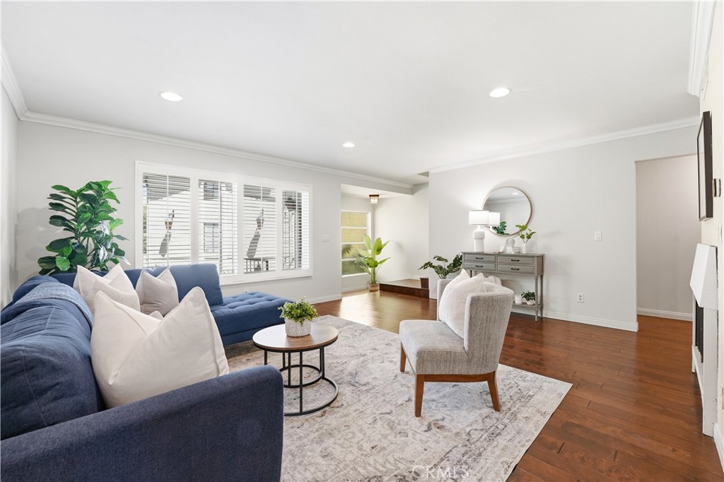 400 S Flower Street 114