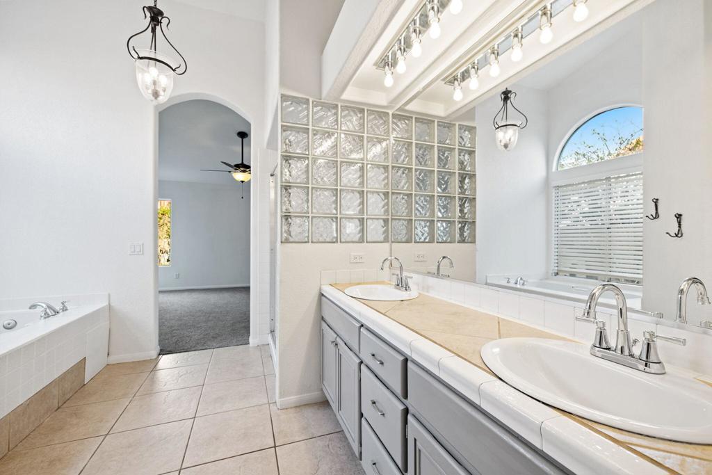 La Quinta Vistas - Residential Lease