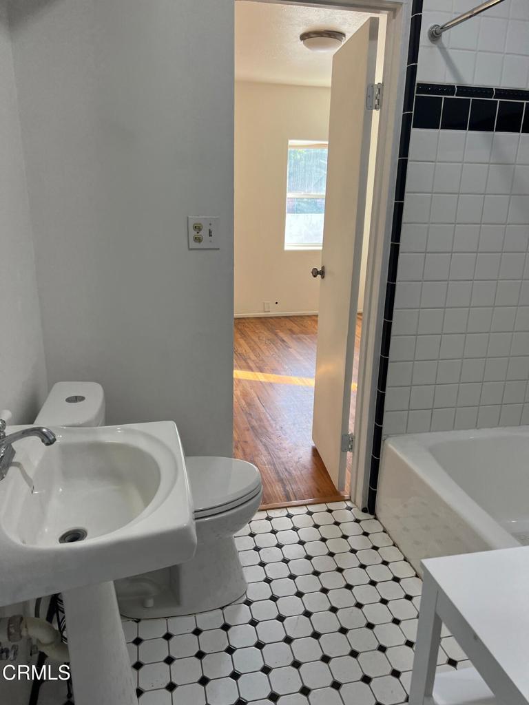 Arcade - 0233 - Residential Lease