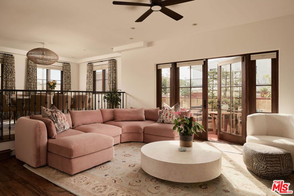 Photo of 908 17th Street #8, Santa Monica, CA 90403 (MLS # 25623105)