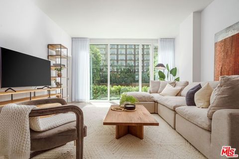 Photo of 9000 W 3rd Street #211, Los Angeles, CA 90048 (MLS # 26776337)