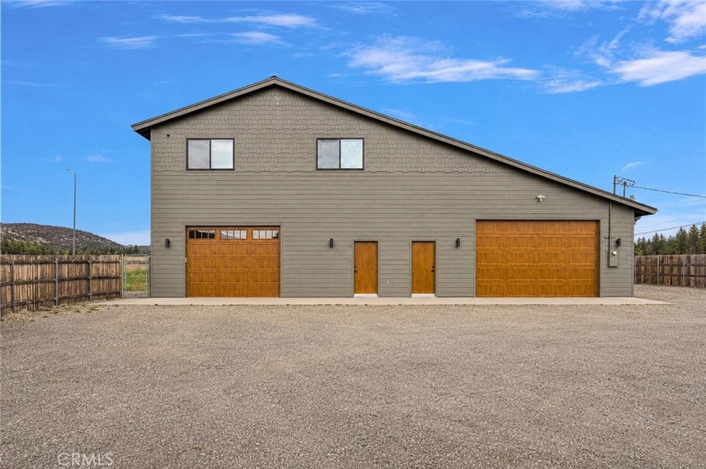 614 W Fairway