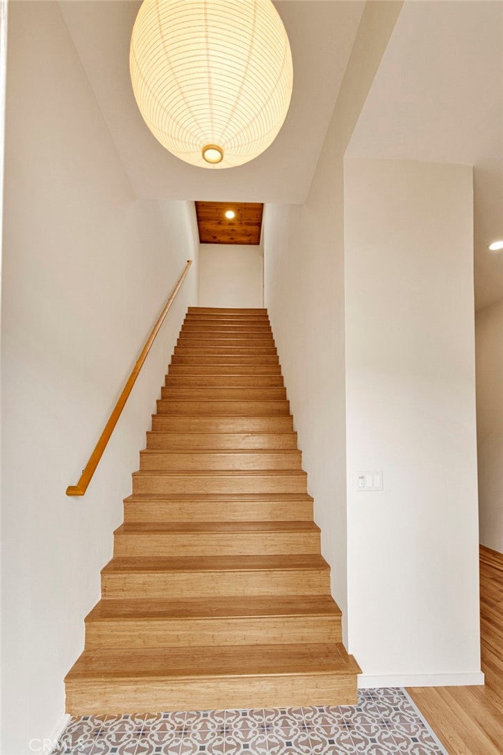 614 W Fairway