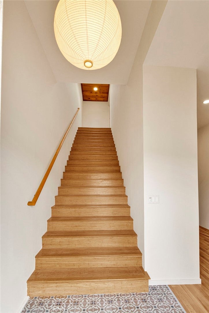 614 W Fairway