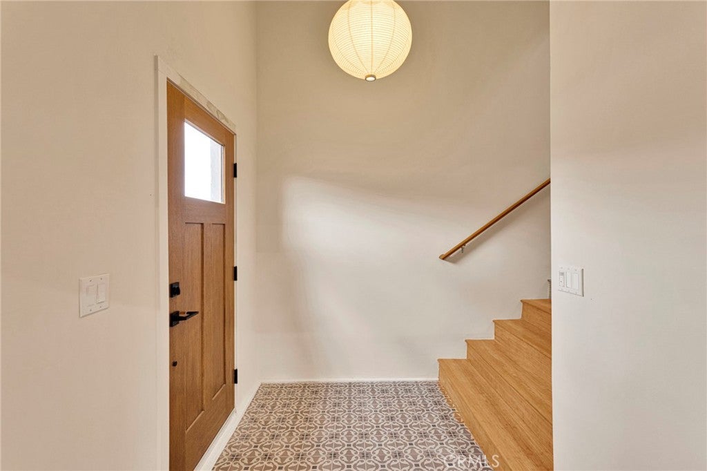 614 W Fairway