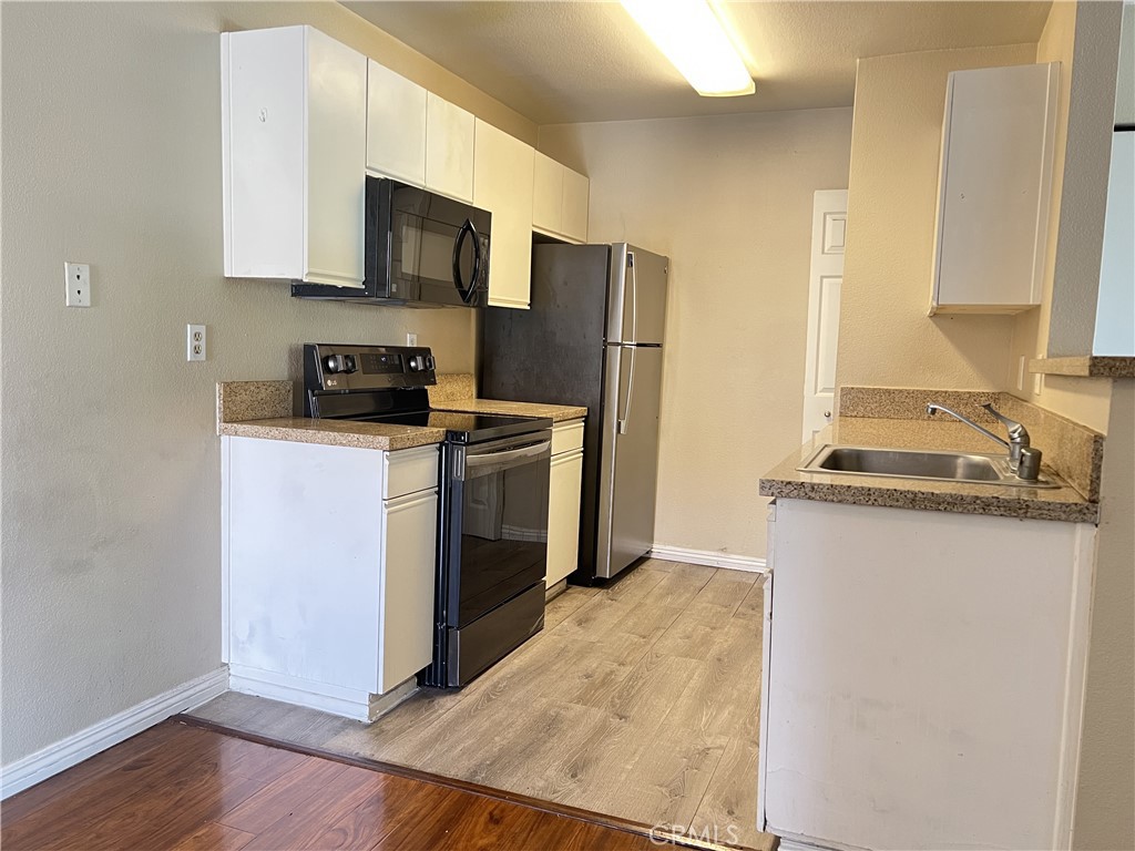 Two bedroom suite, with two bathroom upstairs unit, the downstairs is car garage, in nice Lido community, Building 17, Unit 1712 at the last roll building of Lido complex, has beautiful mountain view. Nice kitchen, includes washer and dryer, Master suite, granite counter, all appliances, one garage one space. Includes water and trash. Lido Community at Shandon Hills, Gated Community, Swimming Pool, Fitness Club. Just miles away from Multiple Freeways, Shopping Centers, Parks and the university.