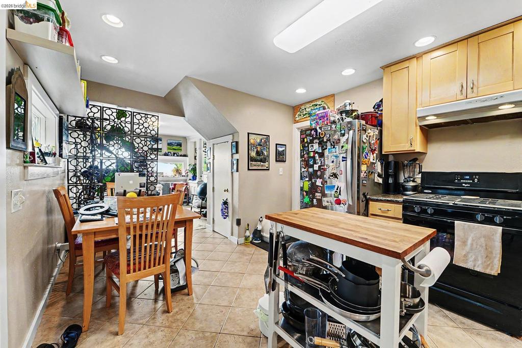 213 Nicholl Ave
