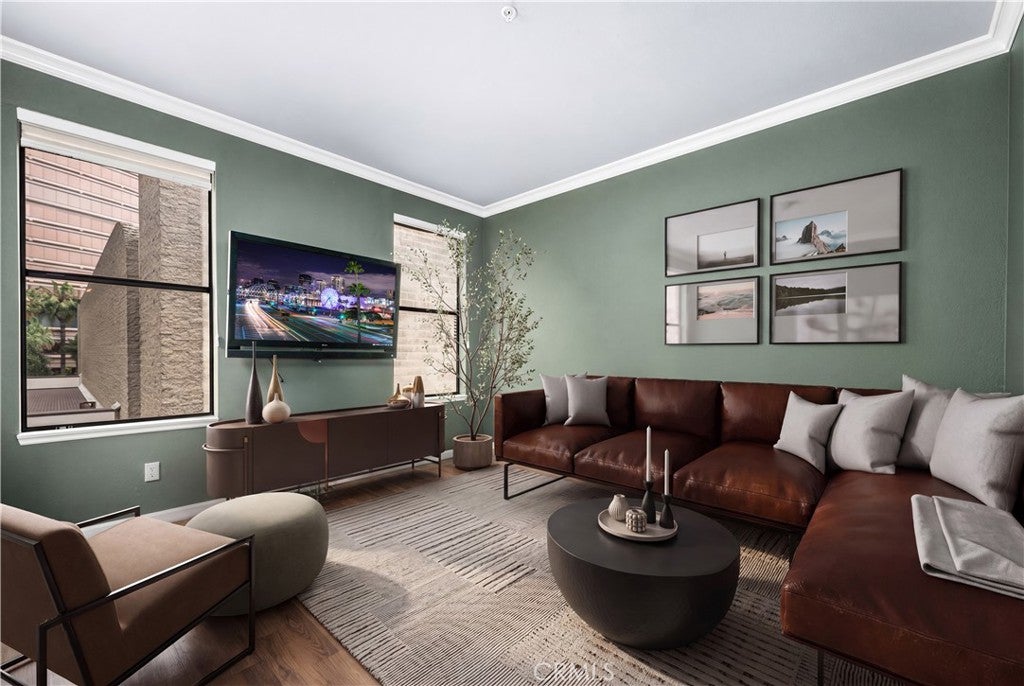 425 E Ocean 440