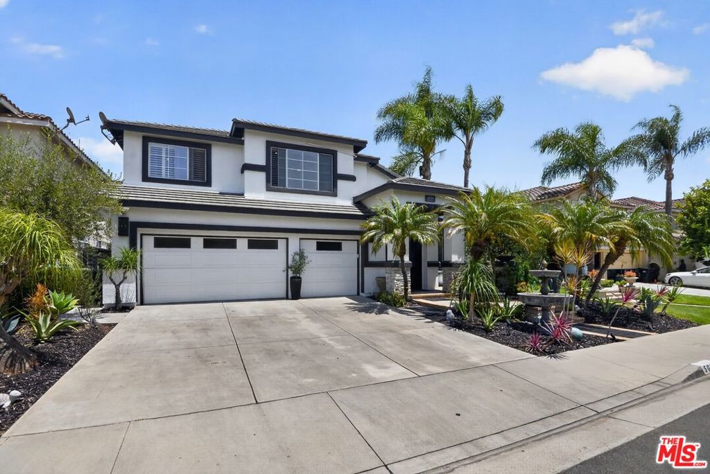 5018 S Chariton Avenue, Los Angeles CA 90056