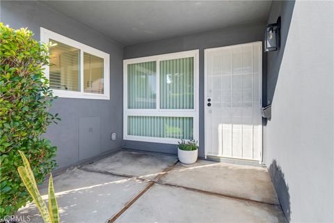 Photo of 2408 Saratoga Way, Costa Mesa, CA 92626 (MLS # IG26095479)